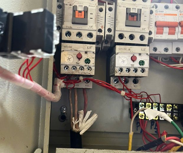 Tủ điện contactor thợ ĐNBK đấu nối