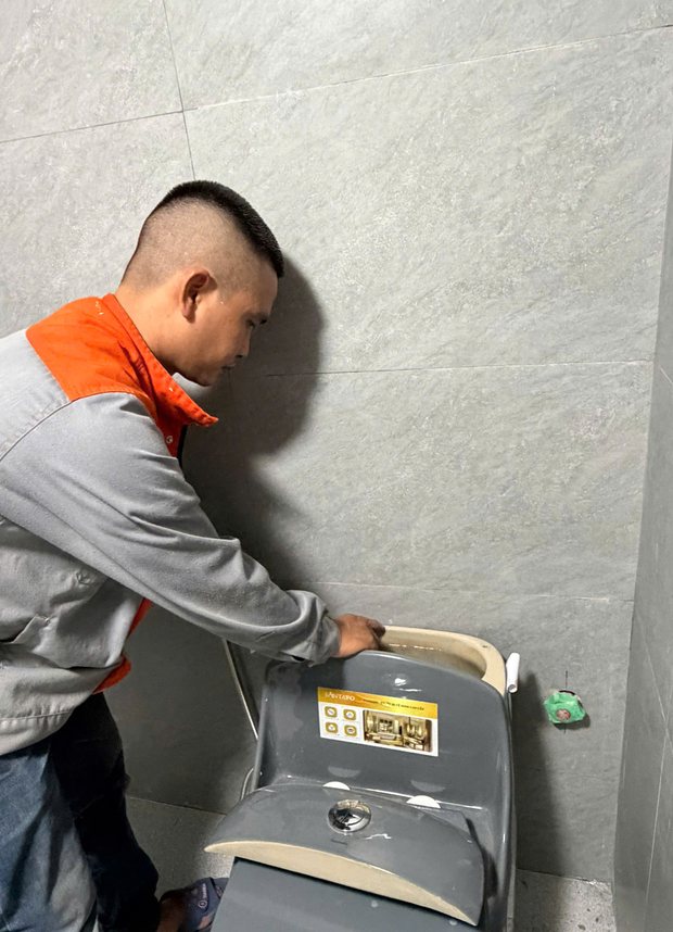 Thợ ĐNBK sửa bồn cầu tại nhà