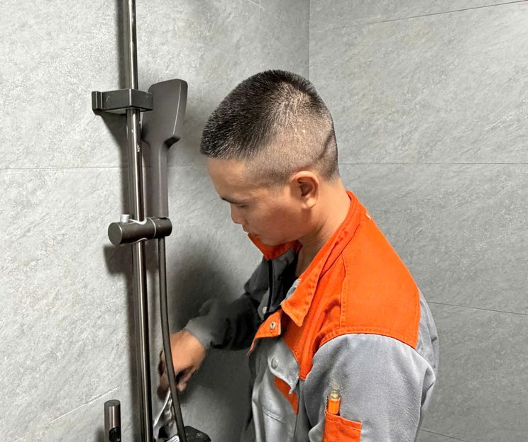Lắp sen cây trong nhà tắm