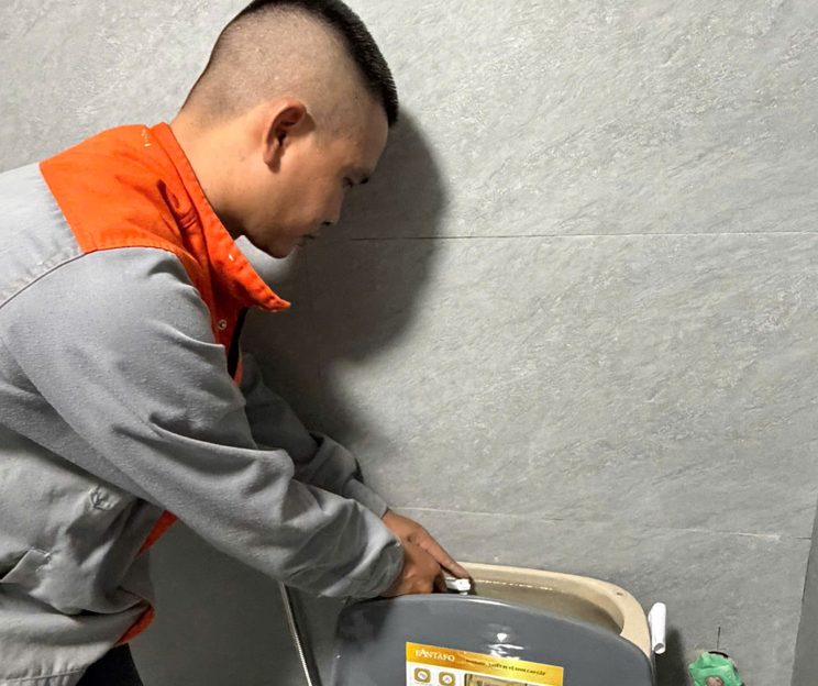 Xử lý bồn cầu tại nhà